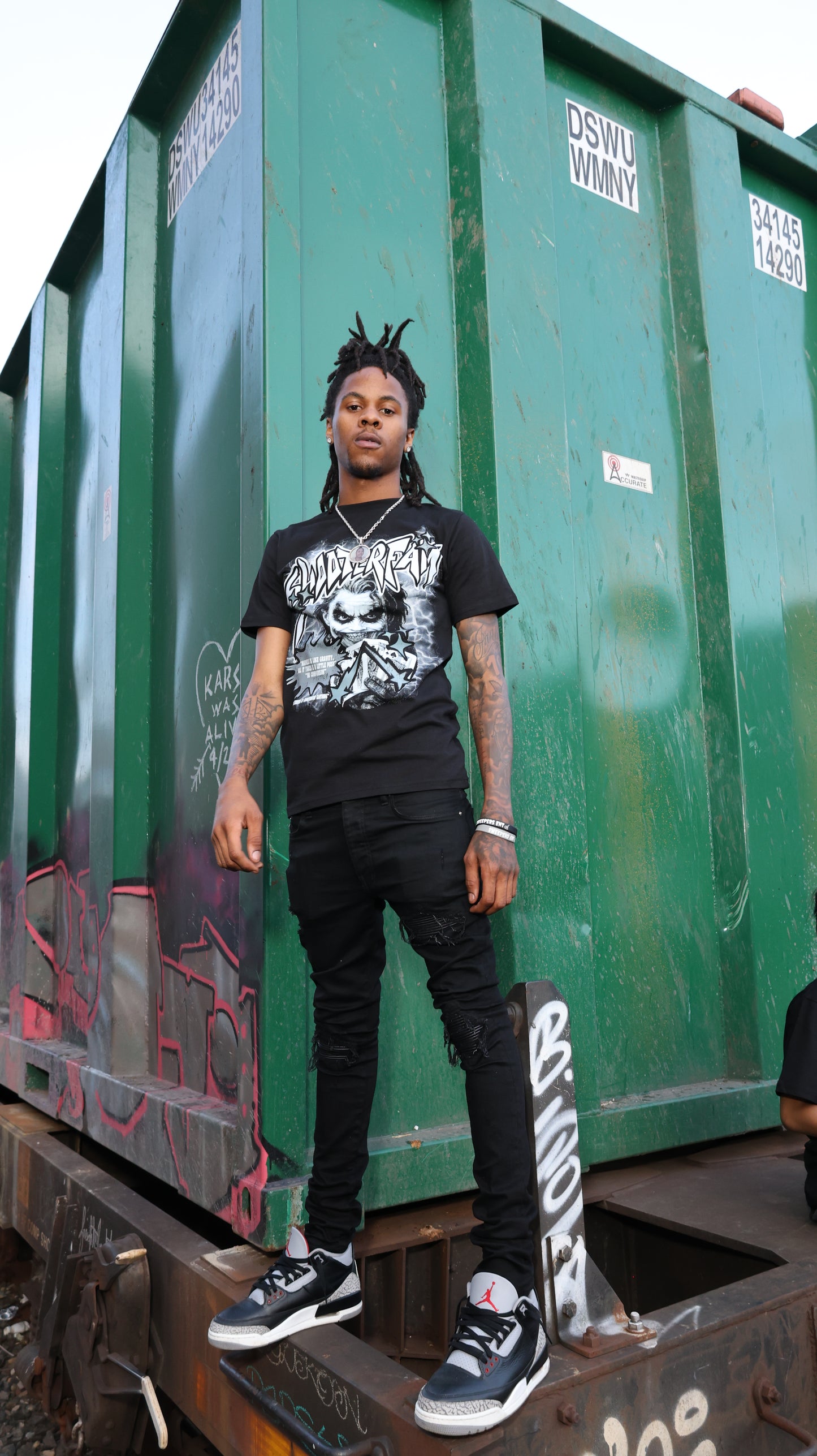 BLACK 'NO COMPARISON' "JOKER" T-SHIRT[JAY HOUND EDITION] (BLACK/GREY)